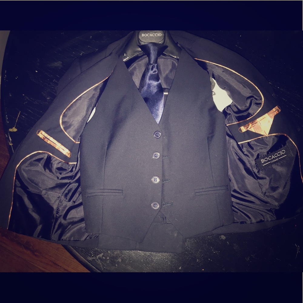 Boys Bocaccio 3 piece navy suit